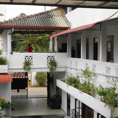 Shanith Guesthouse ネゴンボ エクステリア 写真