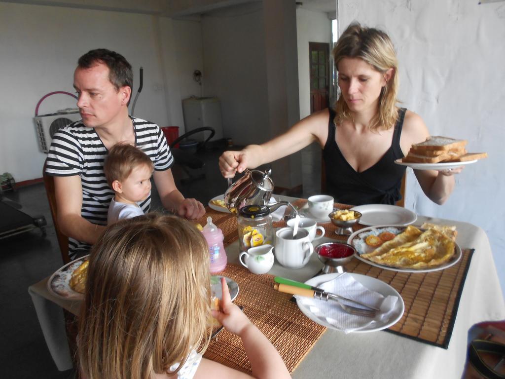 Shanith Guesthouse ネゴンボ 部屋 写真