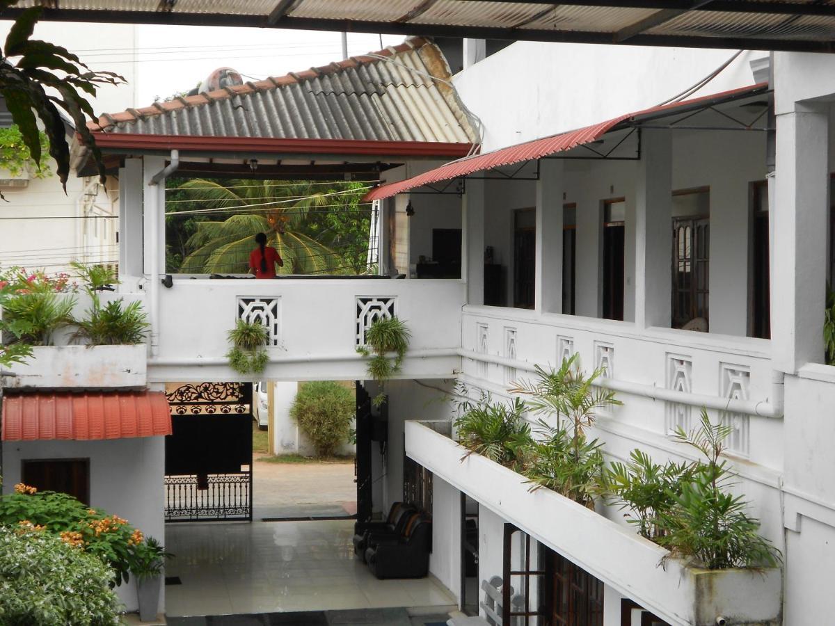 Shanith Guesthouse ネゴンボ エクステリア 写真