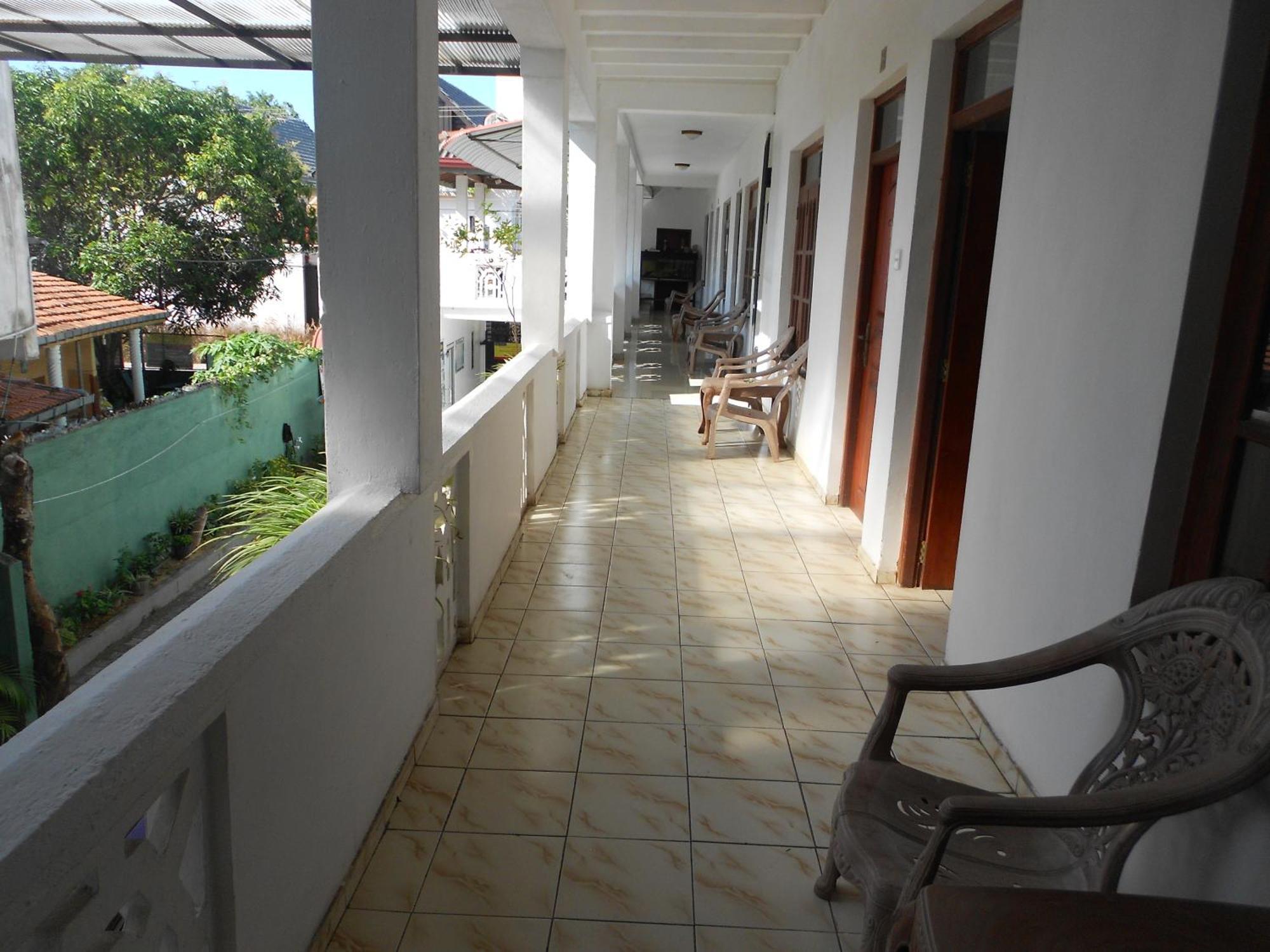 Shanith Guesthouse ネゴンボ エクステリア 写真