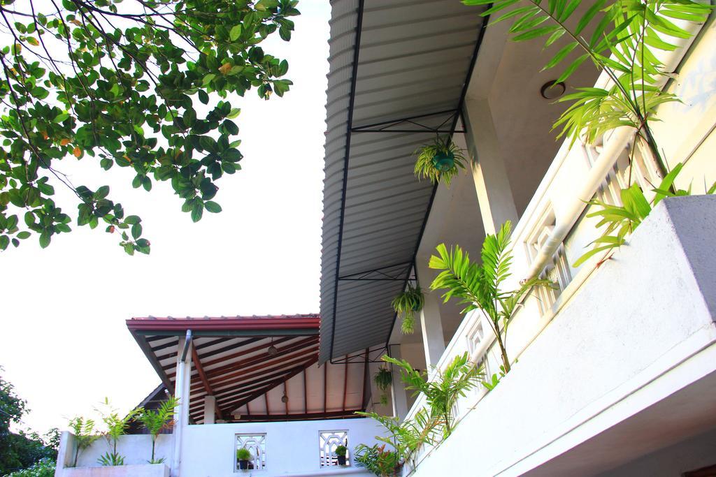 Shanith Guesthouse ネゴンボ エクステリア 写真