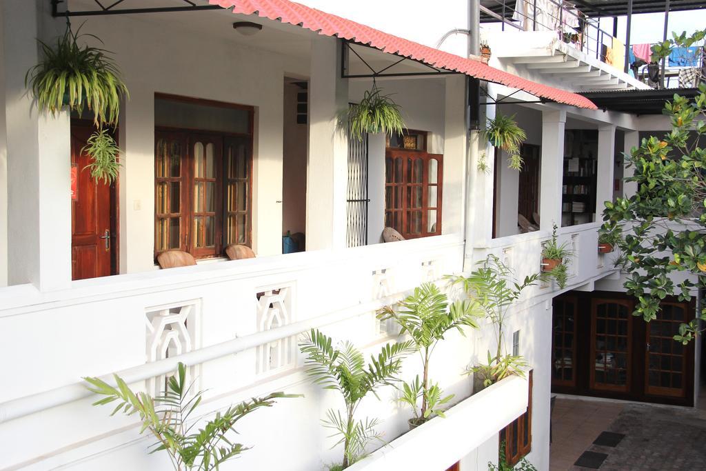 Shanith Guesthouse ネゴンボ エクステリア 写真