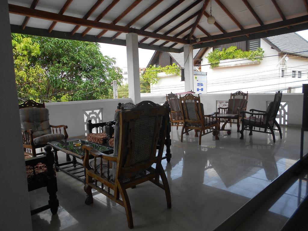 Shanith Guesthouse ネゴンボ エクステリア 写真