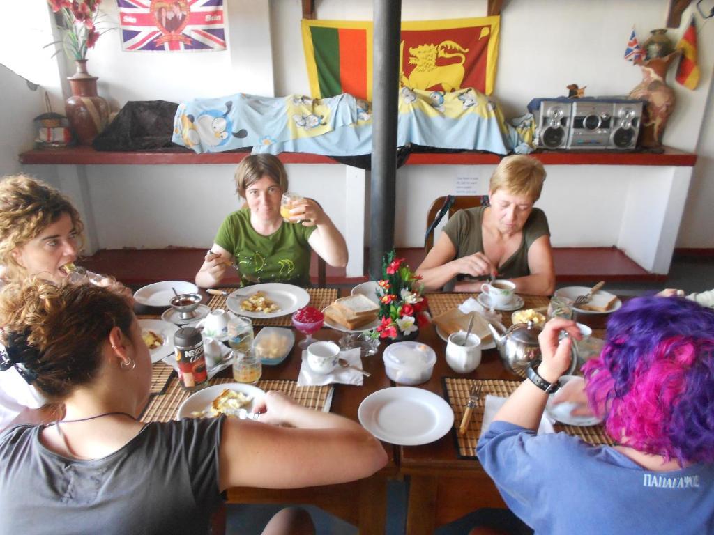 Shanith Guesthouse ネゴンボ 部屋 写真