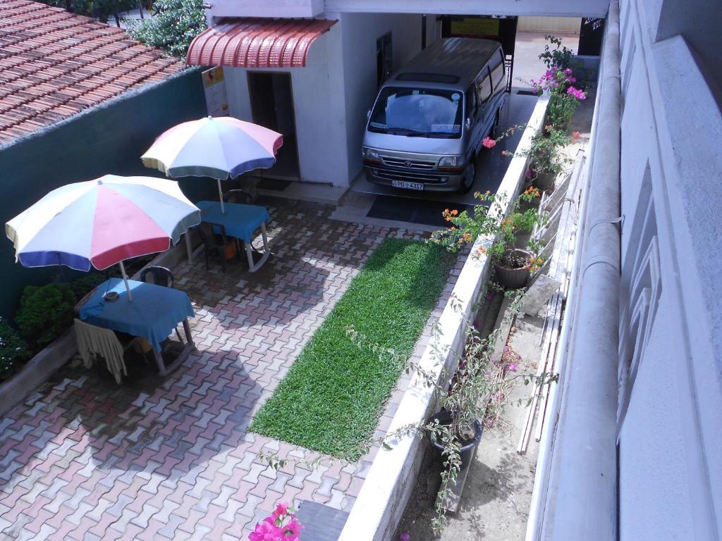 Shanith Guesthouse ネゴンボ エクステリア 写真