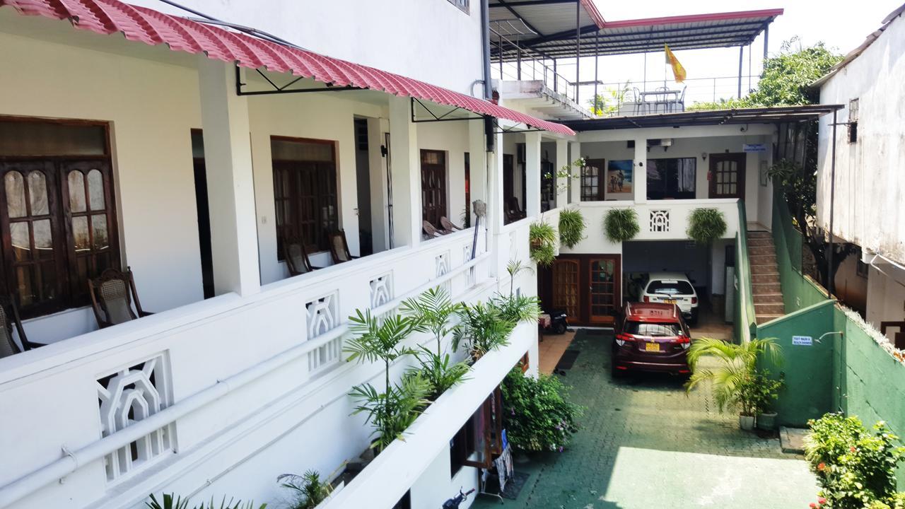 Shanith Guesthouse ネゴンボ エクステリア 写真
