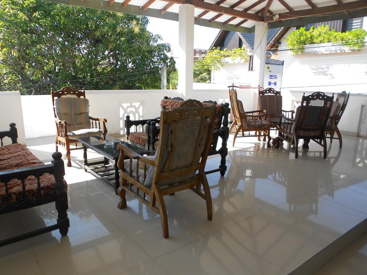Shanith Guesthouse ネゴンボ エクステリア 写真
