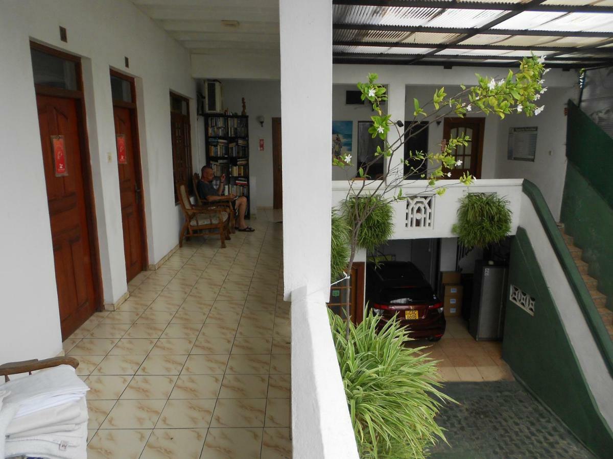 Shanith Guesthouse ネゴンボ エクステリア 写真